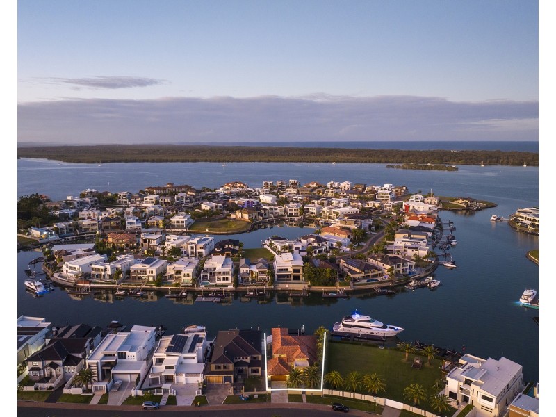 75 The Sovereign Mile, Sovereign Islands QLD 4216