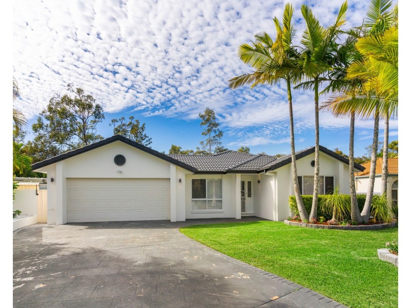 4 Herington Close, Arundel QLD 4214