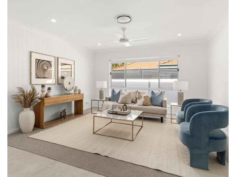 4 Herington Close, Arundel QLD 4214