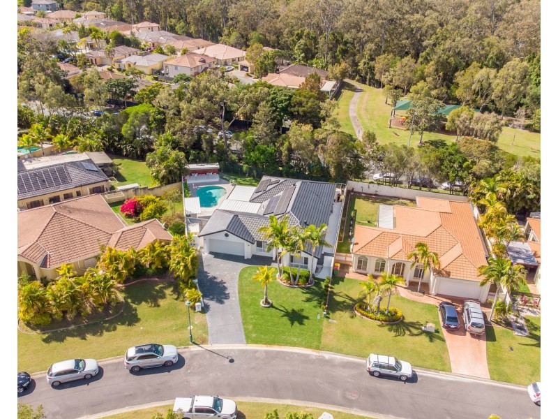 4 Herington Close, Arundel QLD 4214