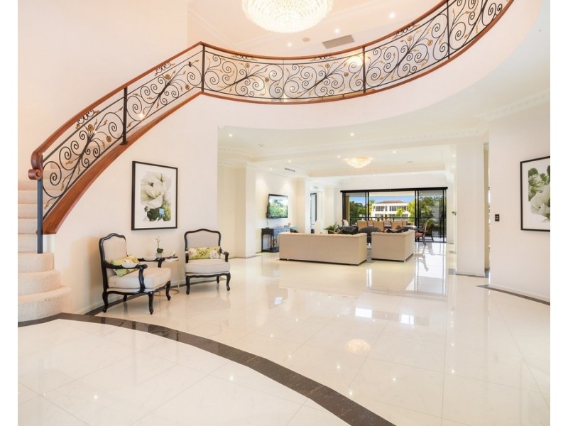 2615 Virginia Drive, Hope Island QLD 4212