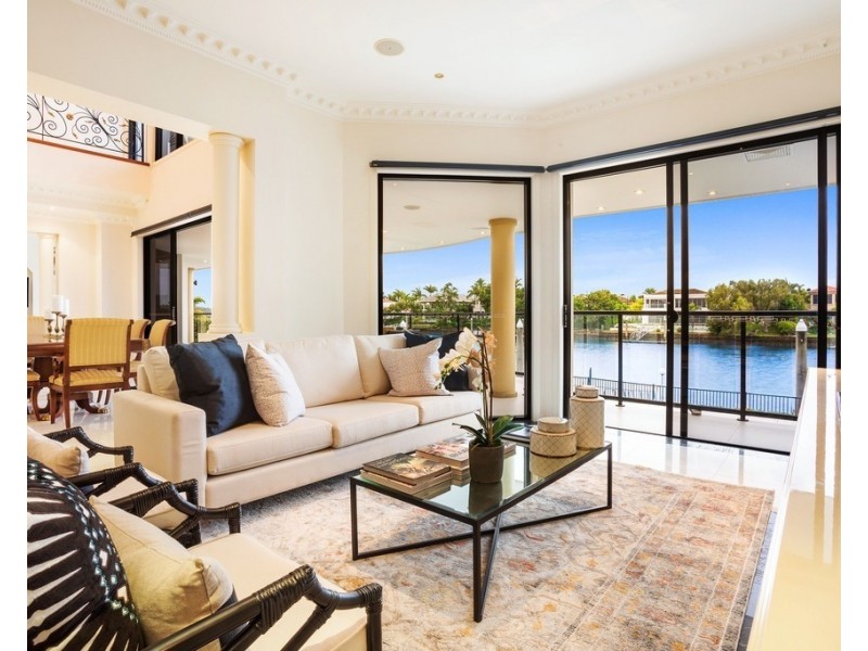 2615 Virginia Drive, Hope Island QLD 4212