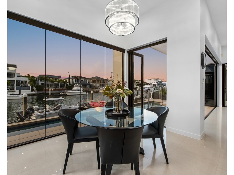 21 Hampton Court, Sovereign Islands QLD 4216