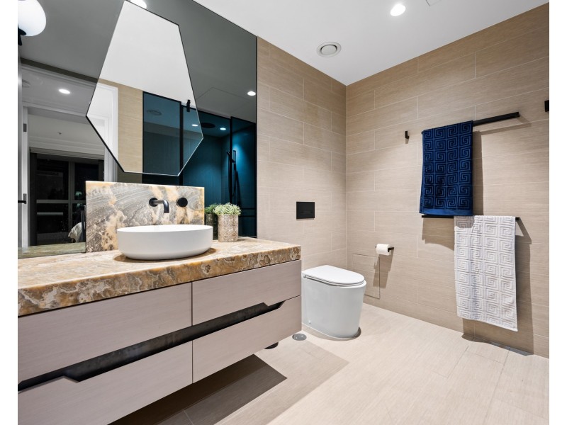 11506/36 Old Burleigh Road, Surfers Paradise QLD 4217