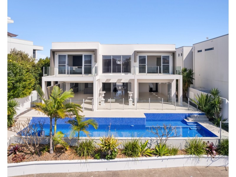 95 The Sovereign Mile, Sovereign Islands QLD 4216