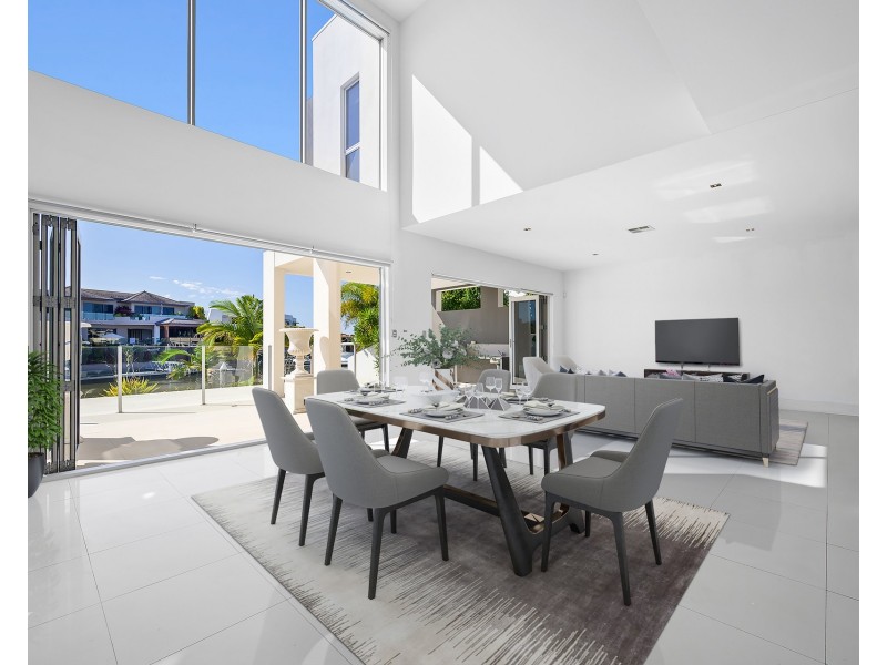 95 The Sovereign Mile, Sovereign Islands QLD 4216