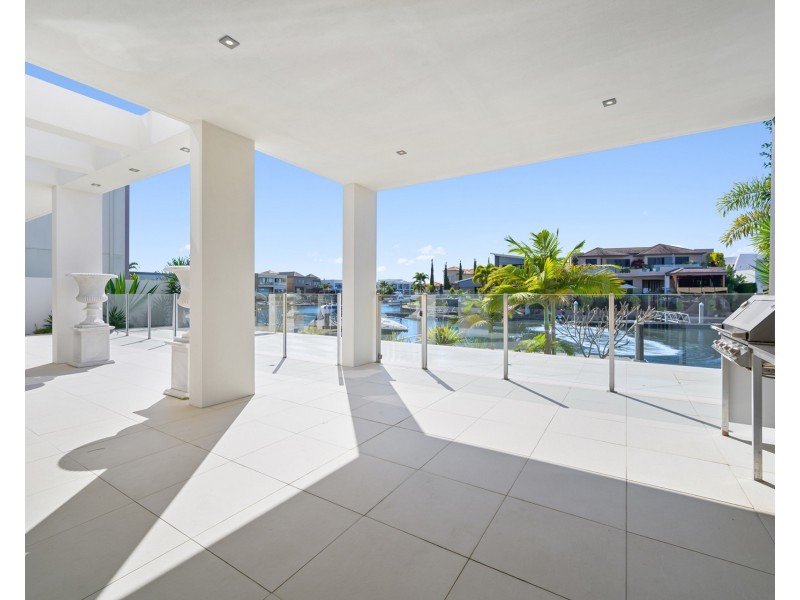 95 The Sovereign Mile, Sovereign Islands QLD 4216