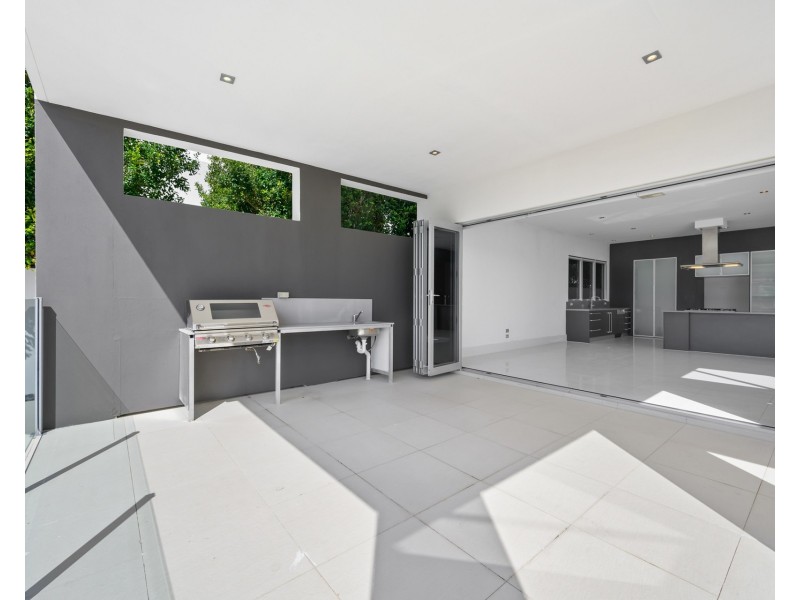 95 The Sovereign Mile, Sovereign Islands QLD 4216