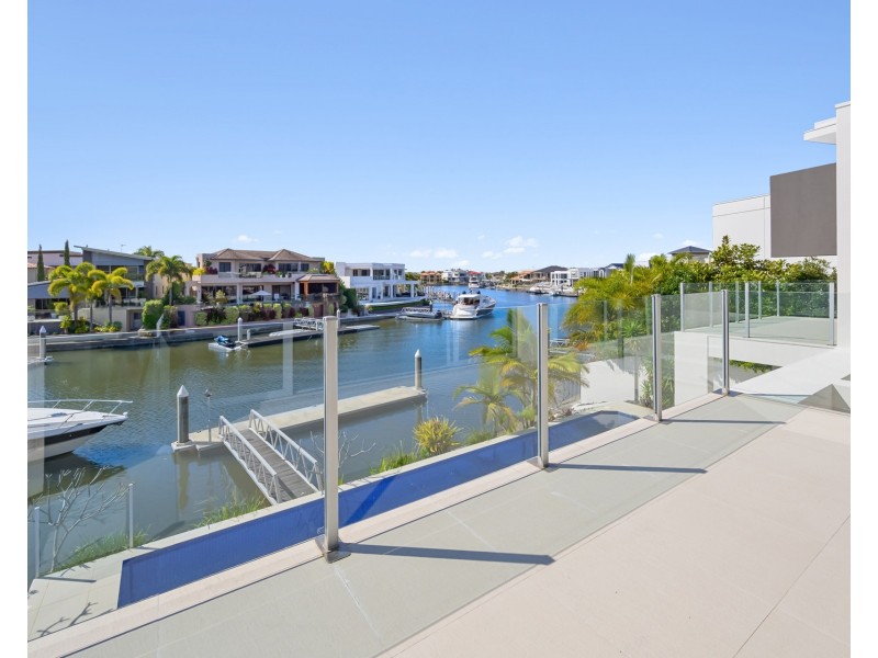 95 The Sovereign Mile, Sovereign Islands QLD 4216