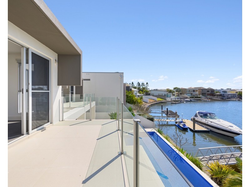 95 The Sovereign Mile, Sovereign Islands QLD 4216