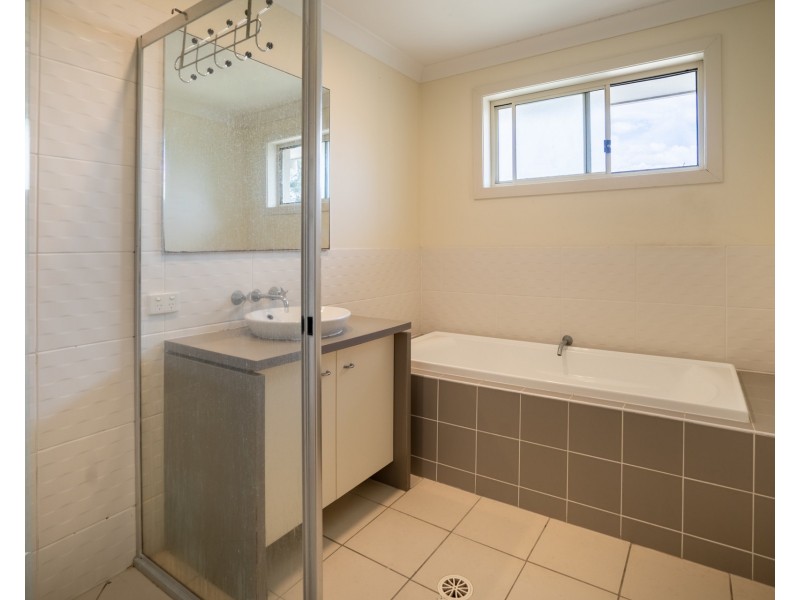 24 Corymbia Way, Molendinar QLD 4214