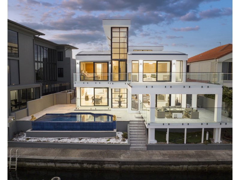 23 King Arthurs Court, Sovereign Islands QLD 4216