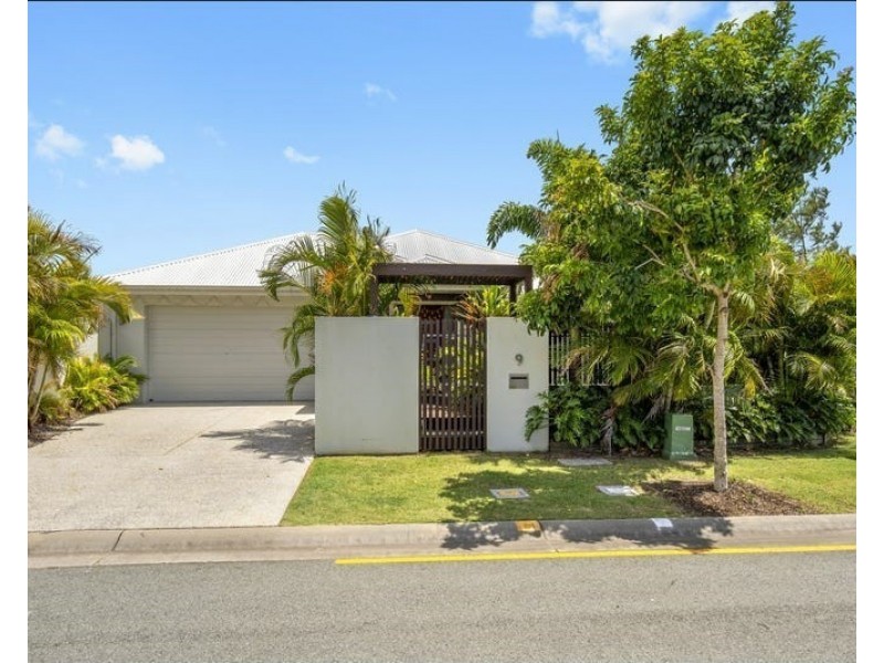 9 Mariner Avenue, Hope Island QLD 4212