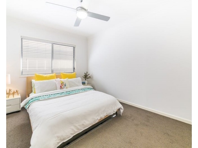 9 Mariner Avenue, Hope Island QLD 4212
