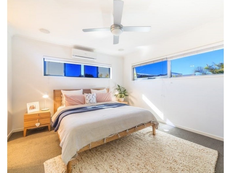 9 Mariner Avenue, Hope Island QLD 4212