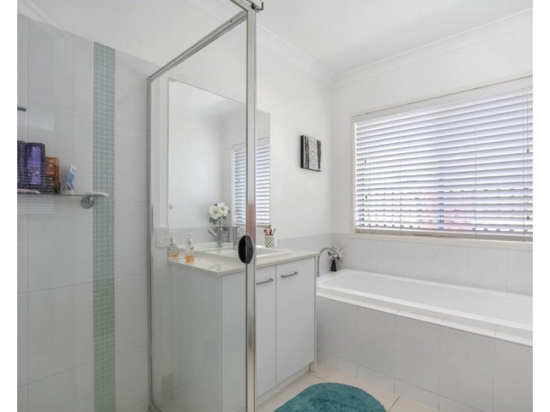 9 Mariner Avenue, Hope Island QLD 4212