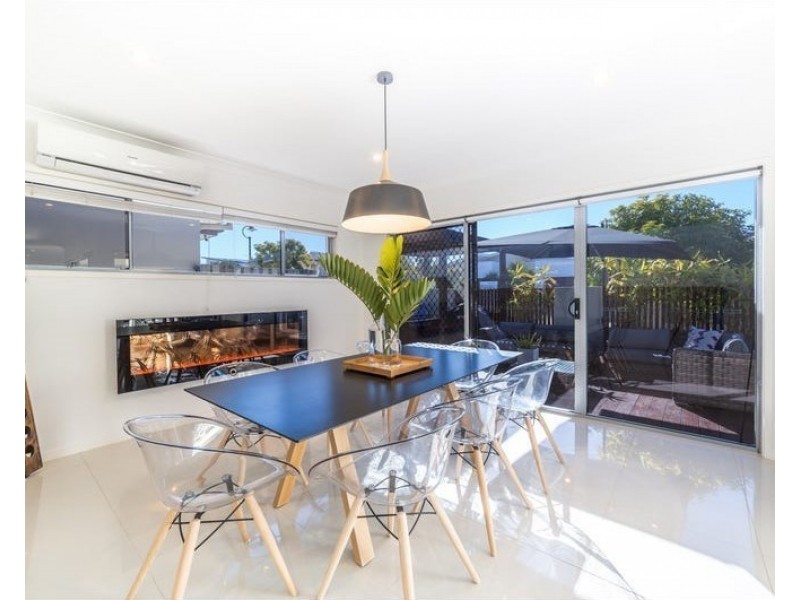 9 Mariner Avenue, Hope Island QLD 4212