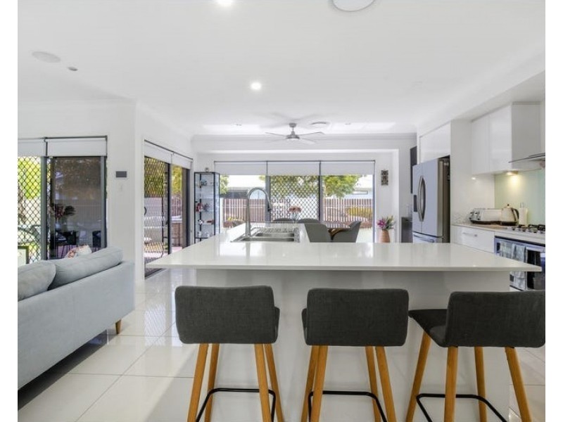 9 Mariner Avenue, Hope Island QLD 4212