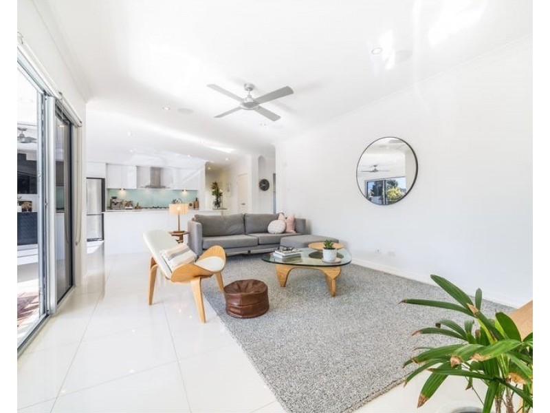9 Mariner Avenue, Hope Island QLD 4212
