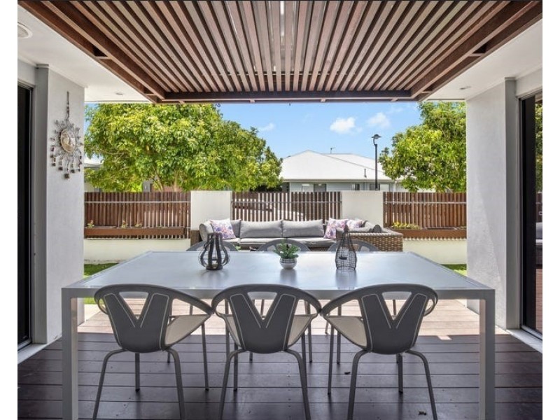 9 Mariner Avenue, Hope Island QLD 4212
