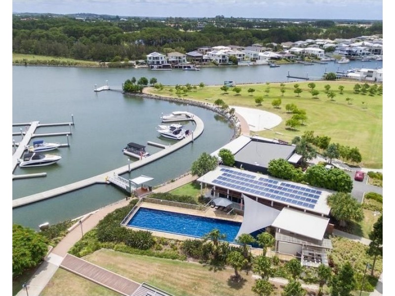 9 Mariner Avenue, Hope Island QLD 4212