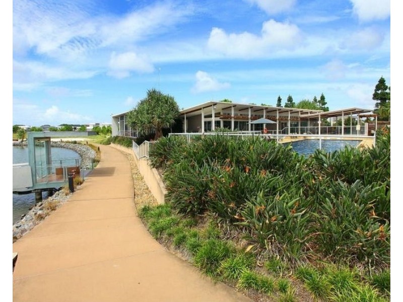9 Mariner Avenue, Hope Island QLD 4212