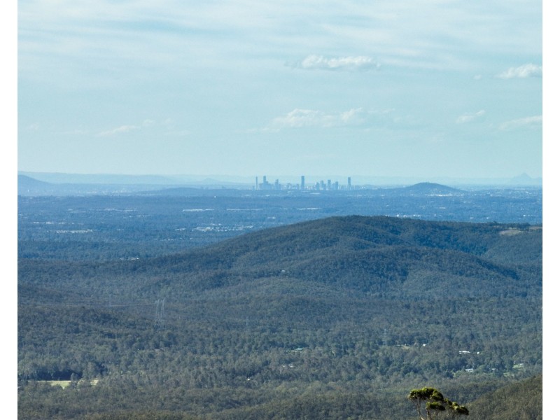 9 Paradise Drive, Tamborine Mountain QLD 4272