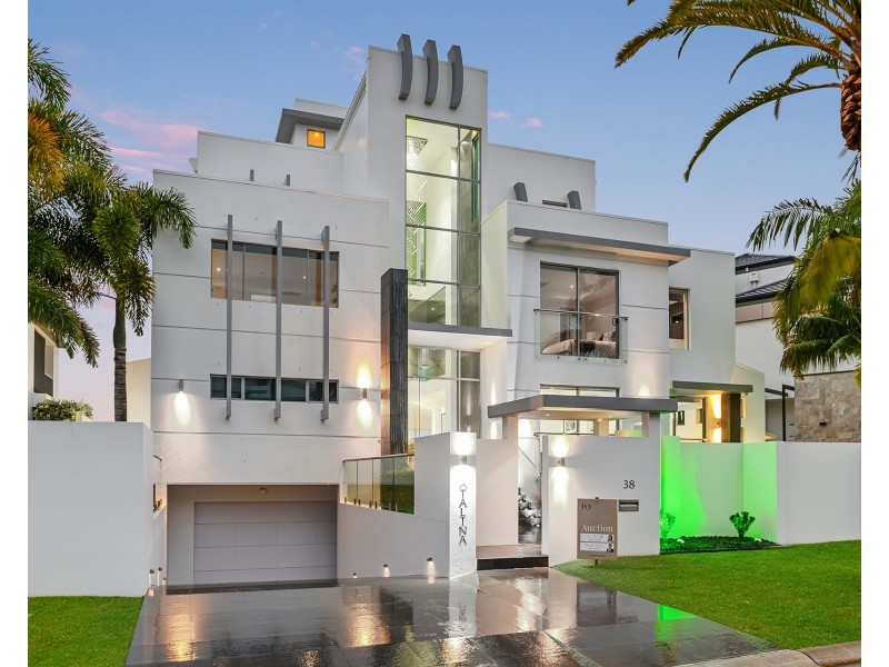 38 Knightsbridge Parade West, Sovereign Islands QLD 4216