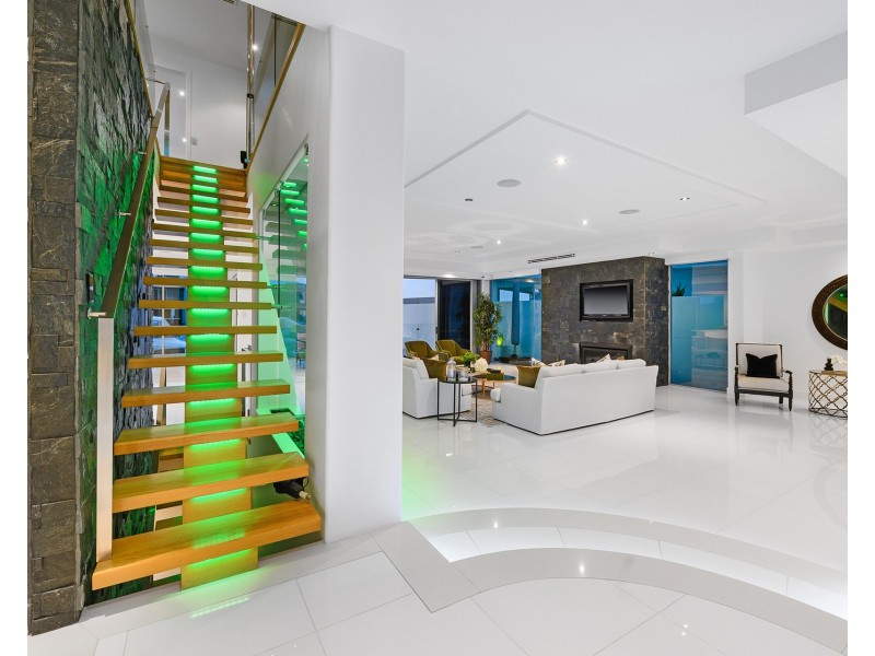 38 Knightsbridge Parade West, Sovereign Islands QLD 4216