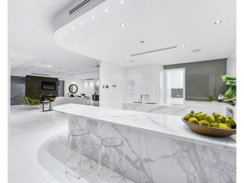 38 Knightsbridge Parade West, Sovereign Islands QLD 4216