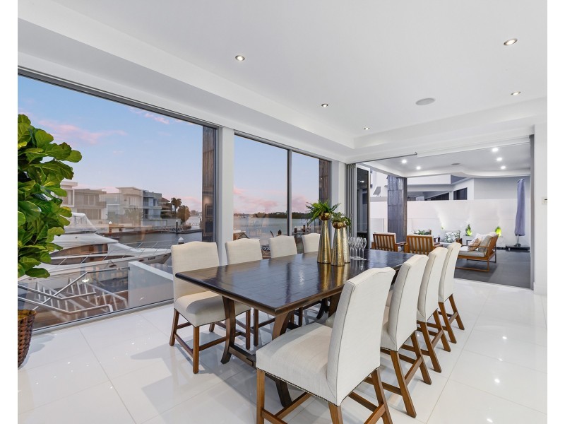 38 Knightsbridge Parade West, Sovereign Islands QLD 4216