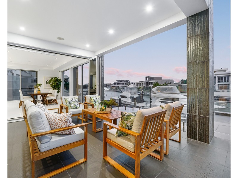 38 Knightsbridge Parade West, Sovereign Islands QLD 4216