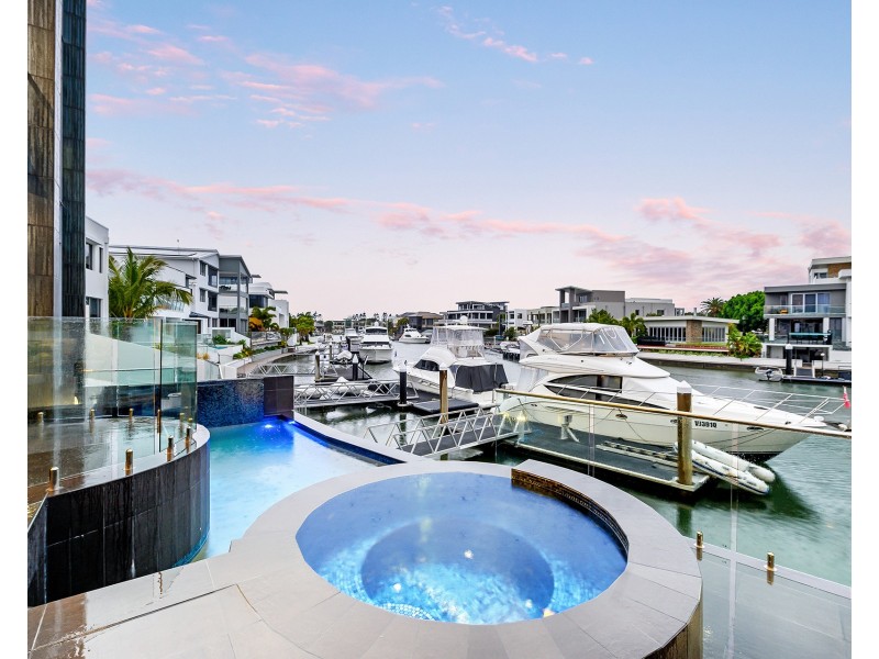 38 Knightsbridge Parade West, Sovereign Islands QLD 4216