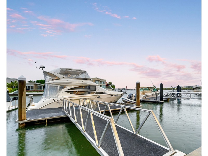 38 Knightsbridge Parade West, Sovereign Islands QLD 4216