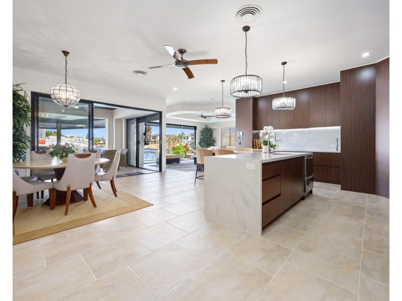 54 King Charles Drive, Sovereign Islands QLD 4216
