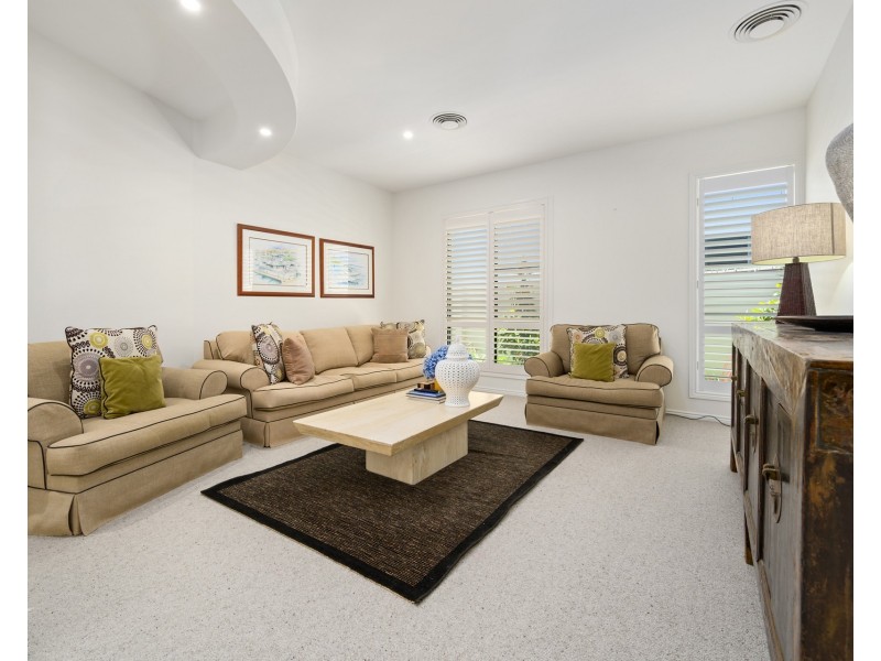54 King Charles Drive, Sovereign Islands QLD 4216