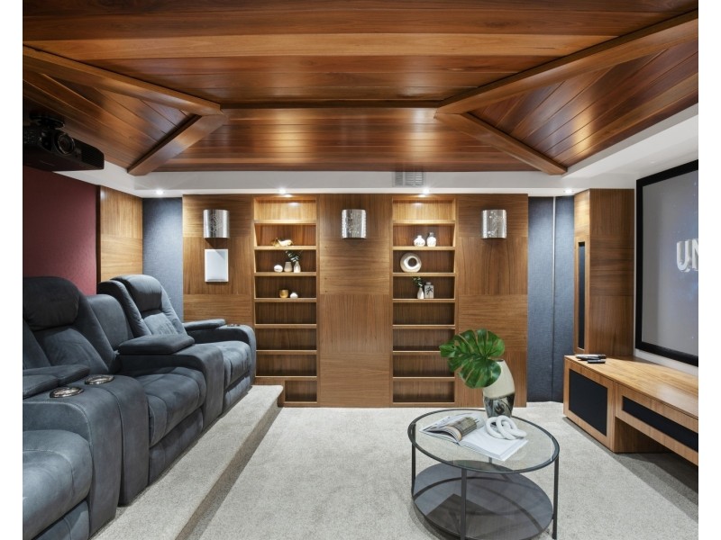 24/2 Ephraim Island Parade, Paradise Point QLD 4216