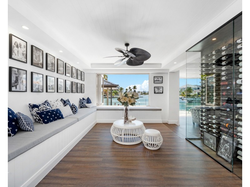 19 Brittanic Crescent, Sovereign Islands QLD 4216