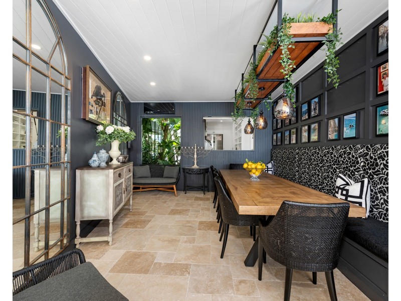 19 Brittanic Crescent, Sovereign Islands QLD 4216