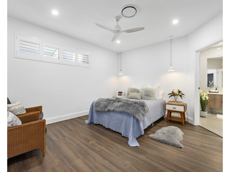 19 Brittanic Crescent, Sovereign Islands QLD 4216