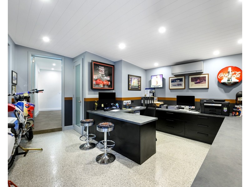 19 Brittanic Crescent, Sovereign Islands QLD 4216