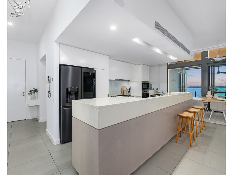 1601/323 Bayview Street, Hollywell QLD 4216
