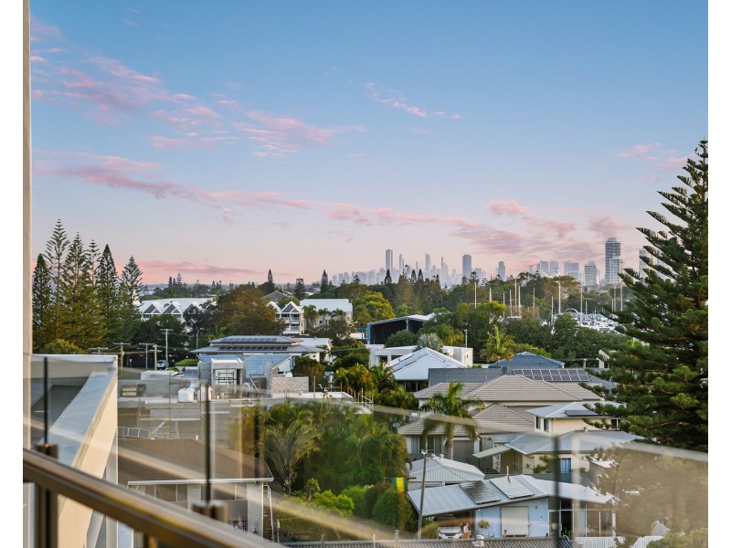 1601/323 Bayview Street, Hollywell QLD 4216