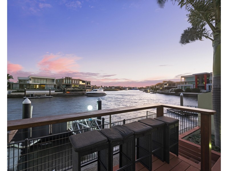 61 Knightsbridge Parade East, Sovereign Islands QLD 4216