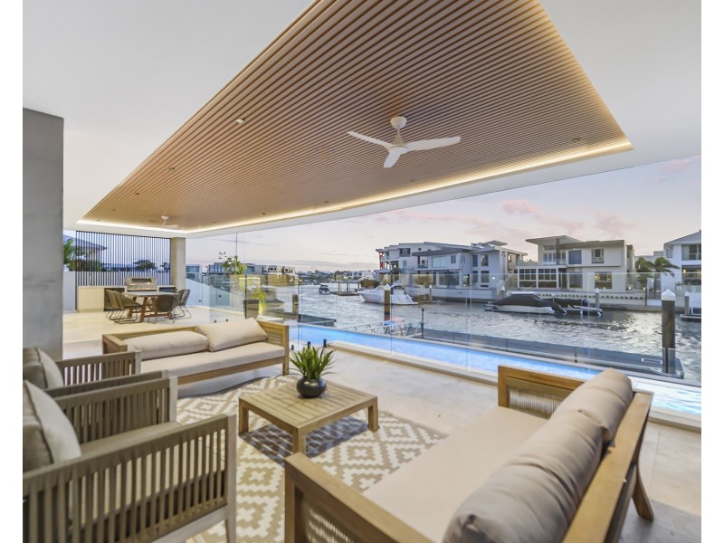 51 Knightsbridge Parade East, Sovereign Islands QLD 4216