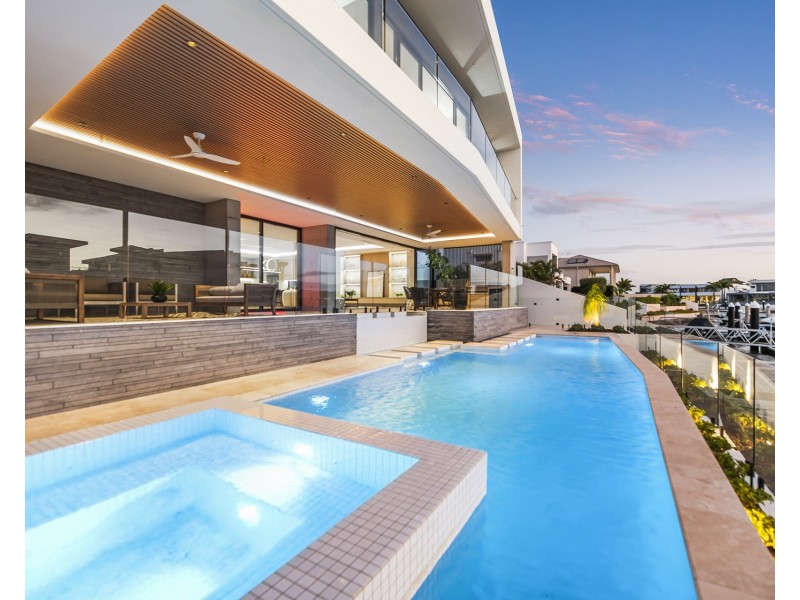 51 Knightsbridge Parade East, Sovereign Islands QLD 4216