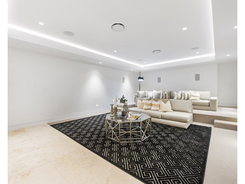 51 Knightsbridge Parade East, Sovereign Islands QLD 4216