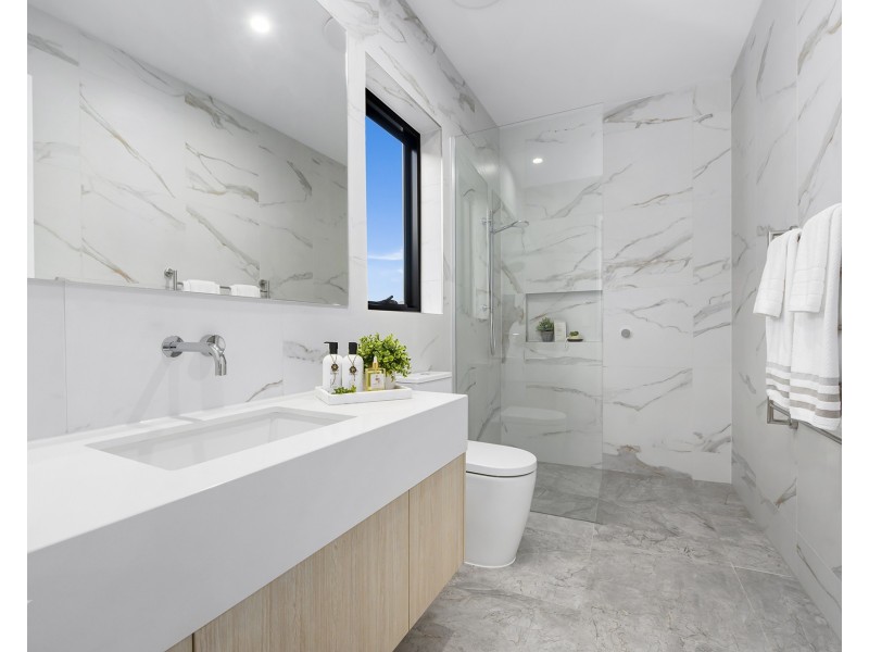 51 Knightsbridge Parade East, Sovereign Islands QLD 4216