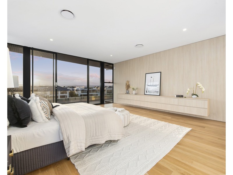 51 Knightsbridge Parade East, Sovereign Islands QLD 4216