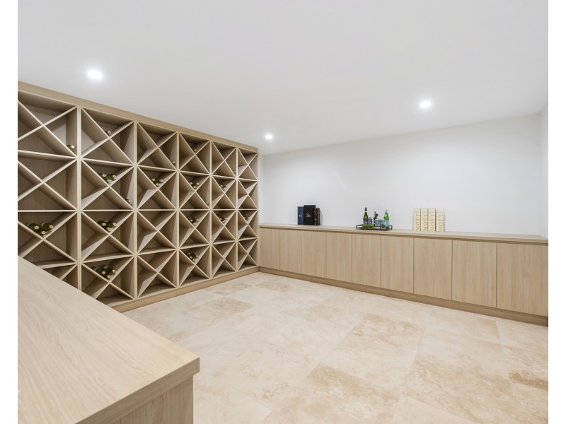 51 Knightsbridge Parade East, Sovereign Islands QLD 4216